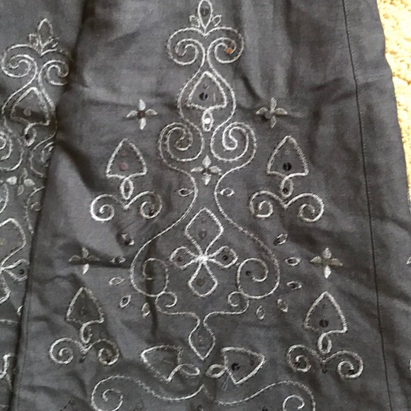 Dressbarn A-Line Navy Embroidered Skirt Size 12 - Picture 3 of 3